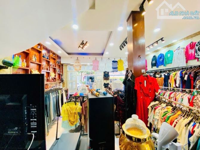 MẶT TIỀN GẦN CHỢ TÂN HƯƠNG - NGANG KHỦNG 6.1M - 2 TẦNG - GIÁ 12.X TỶ - 6