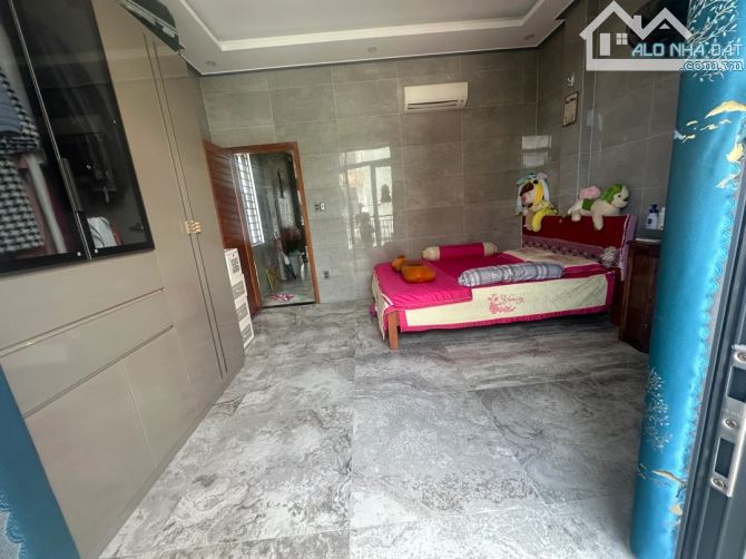 HÓT _ BÁN NHÀ MẶT TIỀN NGUYỄN CÔNG HOAN _ 2 MẶT TIỀN THOÁNG, 60M², 2PN _ GIÁ: 6.8 TY - 6
