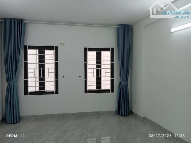 BÁN NHÀ PHỐ THẠCH BÀN LONG BIÊN 5.2 TỶ 35m MT 4m  5 TẦNG Ô TÔ KINH DOANH SÁT TRƯỜNG CẤP 1 - 6