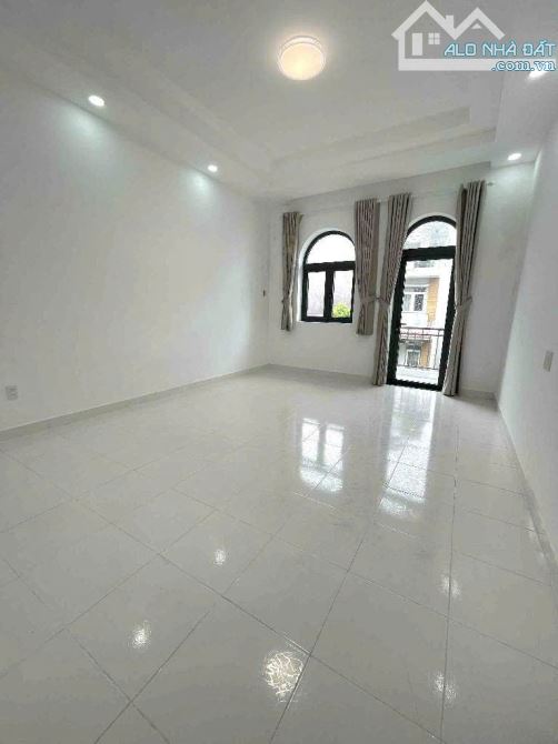MẶT TIỀN KHU VIP TÊN LỬA NGAY CHỢ CÂY DA SÀ - 4 X 13M - 3 TẦNG - CHỈ 8.1 TỶ TL - 6
