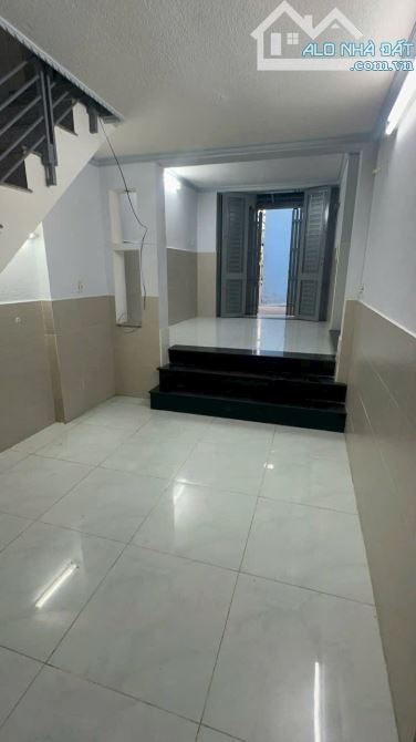 📕Giá 9 triệu còn giảm🤝 🏡Nguyên căn hẻm Phạm Văn Chiêu P16 GV 👉DT 3,5❌15m trệt 1 lầu gồ - 6