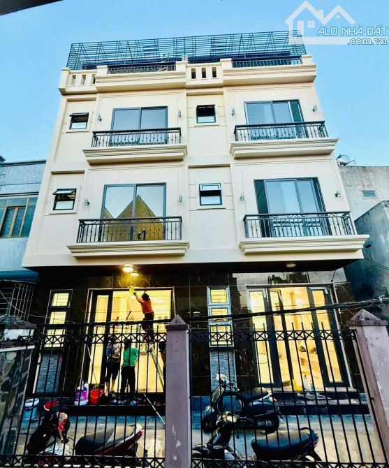 Spcc-☘️ 2 căn sân cổng riêng xây mới tại phố Phương Lưu, Vạn Mỹ.   - DT: 52m2 x 4 tầng.  - - 6