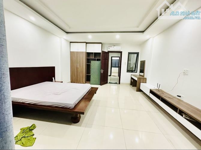 Chính chủ bán nhà khu Tên Lửa - 4 tầng - thang máy 450kg - 5PN - Gần công viên - 6