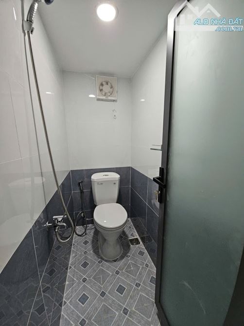 SÁT MẶT TIỀN HẺM NGANG 3.5 M  DIỆN TÍCH 23.5M2 ĐÚC BÊ TÔNG  Q4 HƠN 2 TỶ - 6