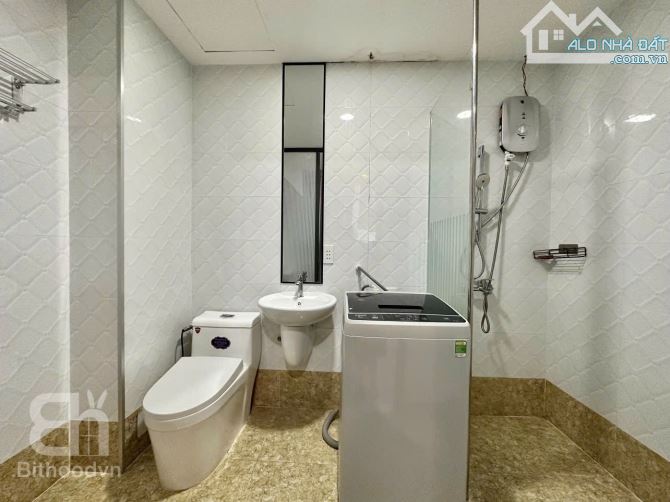 CỰC PHẨM STUDIO FULL NỘI THẤT BAN CÔNG NGAY QUẬN 1 - 6