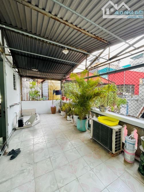 Hiếm Bán - 3 Mặt thoáng - Hào Nam - Đống Đa - Dt : 32m2/4 tầng/5,5mMT*nhỉnh 8 tỷ - 6