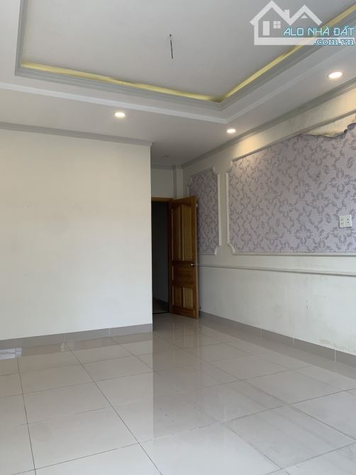GIẢM SỐC CHỈ CÒN 9.4T- MẶT TIỀN KINH DOANH TOẠ LẠC ĐS 48 HBC - 4TẦNG - DT 93M2 - GẤP BÁN . - 7