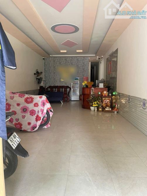 Bán khách sạn 1T2L 5x30m hoàn công, đường NA7 KDC Việt Sing p. Thuận Giao, thu 30tr/th - 7