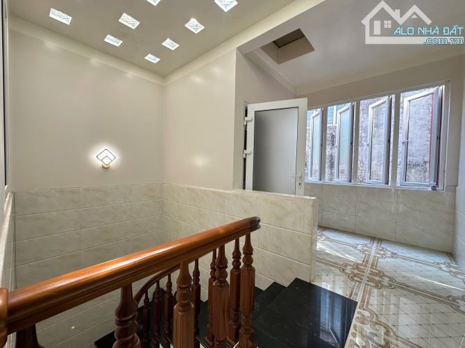 Nhà mặt đường Nguyễn Công Trứ - tuyến 2 Hàng Kênh - Hồ Sen, 58m2 - ngang 4.4m - 3 tầng - 7
