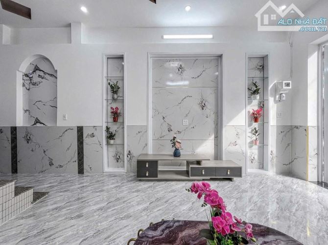 Bán nhà to 3 phòng ngủ giá mềm trong khu vực Thủ Đức gần Đại học Sư Phạm Kĩ Thuật - 7