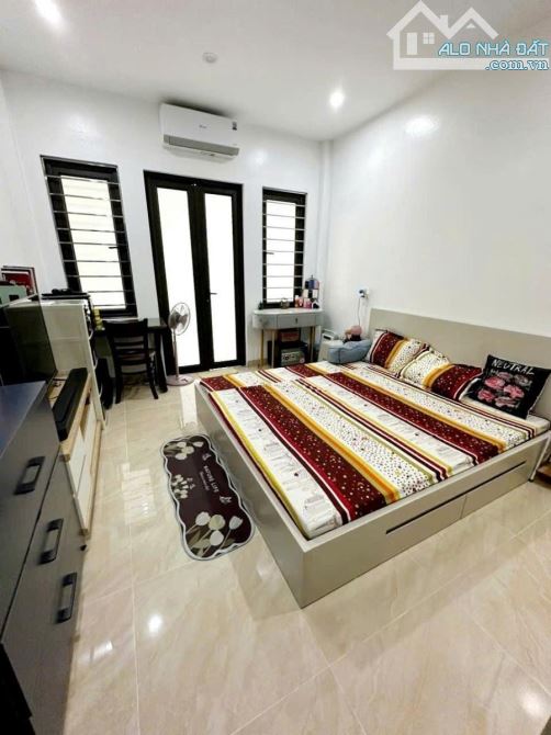Bán nhà khu vực hồ tùng mậu - nhà đẹp - lô góc - 7