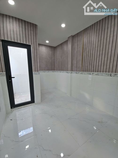 SÁT MẶT TIỀN HẺM NGANG 3.5 M  DIỆN TÍCH 23.5M2 ĐÚC BÊ TÔNG  Q4 HƠN 2 TỶ - 7