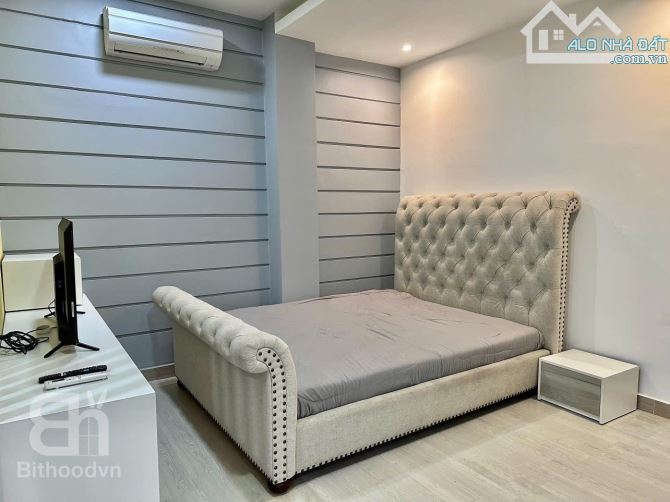 CỰC PHẨM STUDIO FULL NỘI THẤT BAN CÔNG NGAY QUẬN 1 - 7