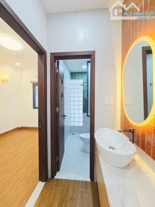 SIÊU PHẨM QUẬN 9 ĐẸP LUNG LINH,DT52M 3TẦNG HẺM XE HƠI NGAY NGUYỄN DUY TRINH,CHỈ 4.X TỶ TL - 7