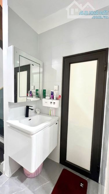 Nhà đẹp 3 tầng ngõ 46 Lạch Tray ngõ nông cách đường chỉ 20m - sạch đẹp ở luôn chỉ 2,62 tỷ - 8