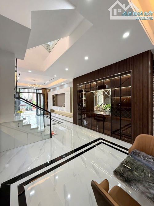 Bán nhà mới 2 lầu đường D15 Hồng Loan 6A dt 5x16 có 3pn- Giá 5.8 tỷ - 8