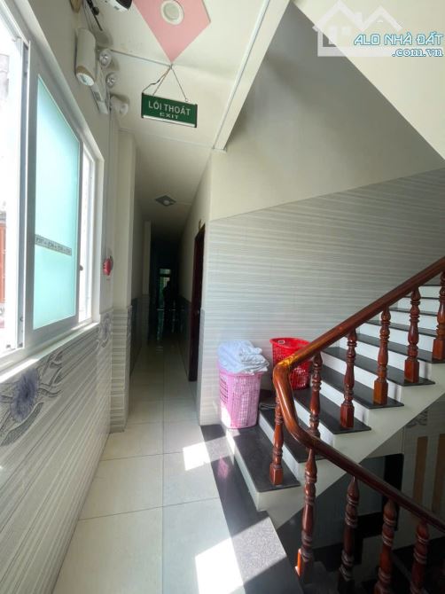 Bán khách sạn 1T2L 5x30m hoàn công, đường NA7 KDC Việt Sing p. Thuận Giao, thu 30tr/th - 8