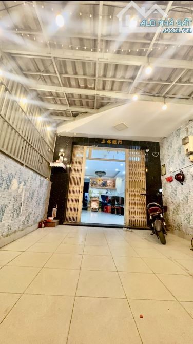 👉 BÁN NHÀ B TÂN Đ NGUYỄN Q YẾM   93M², 3 TẦNG   CHỈ CÓ HƠN 6 ZIT - 8
