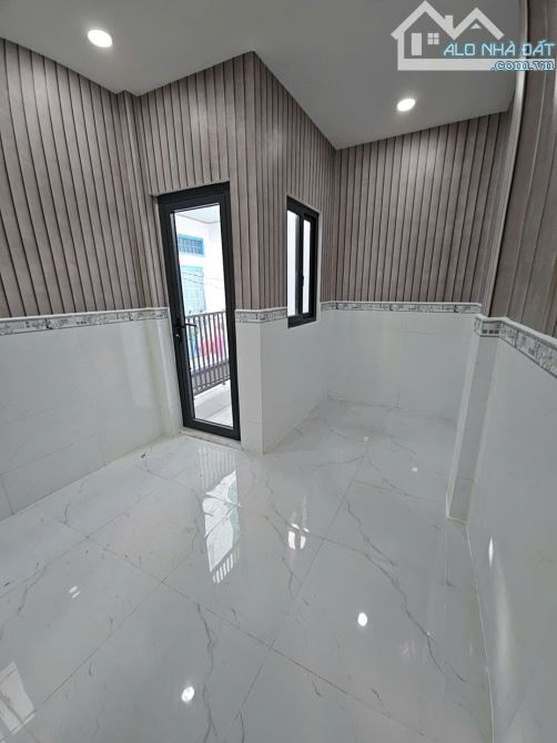 SÁT MẶT TIỀN HẺM NGANG 3.5 M  DIỆN TÍCH 23.5M2 ĐÚC BÊ TÔNG  Q4 HƠN 2 TỶ - 8