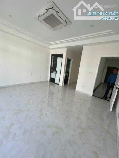 Top nhà xinh rẻ 8 x 20m 1 trệt 3 lầu Nguyễn Chí Thanh Q5 TP.HCM - 9