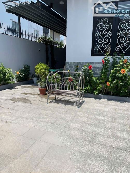 Bán nhà mới sân vườn hẻm oto Hương Lộ Ngọc Hiệp 208m2 ngang 8.2m giá 5.2 tỷ - 9