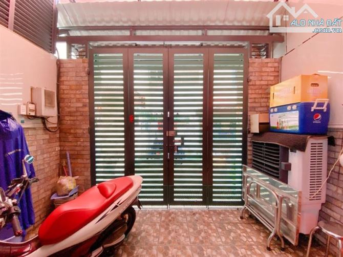 BÁ.N NHÀ HẺM XE HƠI - NGUYỄN CHÍ THANH - QUẬN 11 - 60M - 4 TẦNG 4PN - BTCT NHỈNH 12 TỶ - 9