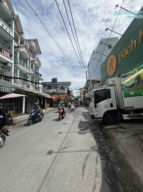 Quang Trung Mặt Tiền hẻm xe tải gần EMart CC Khang Gia 62,5m chỉ 10,2 tỷ - 9
