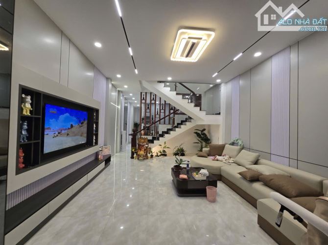 NHÀ 2 TẦNG MẶT TIỀN KINH DOANH ĐƯỜNG NGUYỄN KHUYẾN - VỊ TRÍ ĐẸP - 9