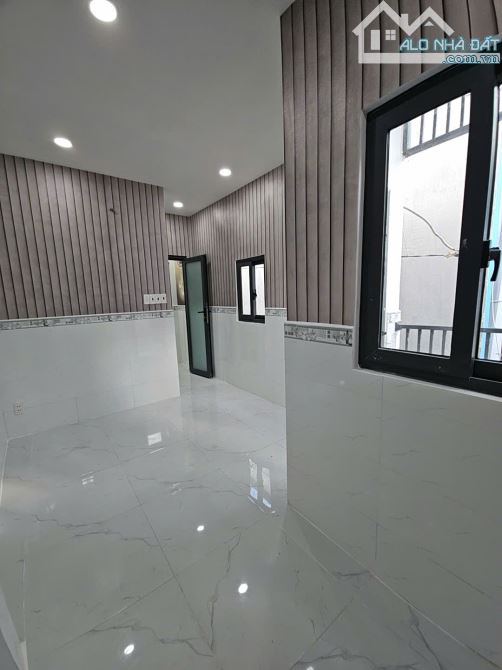 SÁT MẶT TIỀN HẺM NGANG 3.5 M  DIỆN TÍCH 23.5M2 ĐÚC BÊ TÔNG  Q4 HƠN 2 TỶ - 9