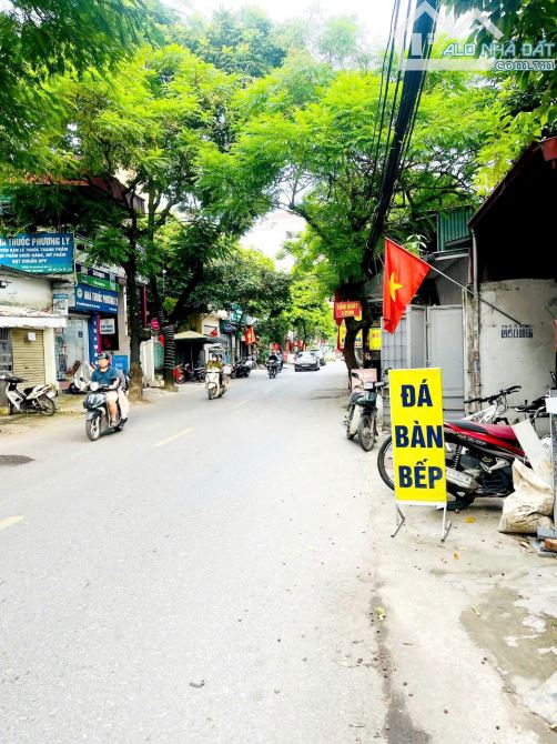 BÁN ĐẤT NHẬT TẢO - NGAY SAU KĐT CIPUTRA - 130M - MẶT TIỀN 6.8M - NGÕ THÔNG Ô TÔ - 2