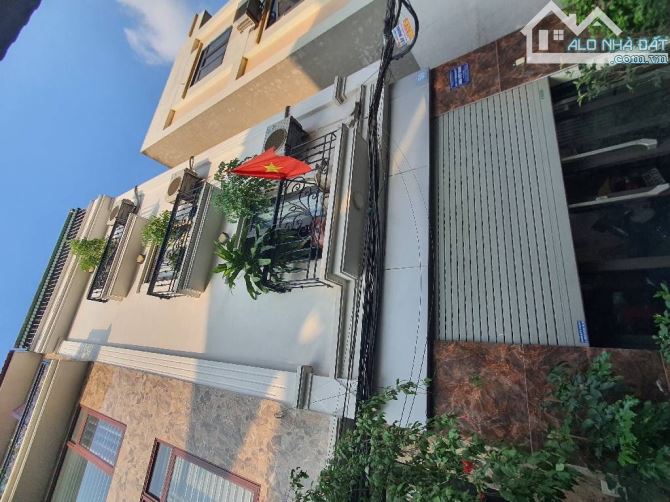 CỰC HIẾM, OTO vào nhà- Phúc Đồng - Long Biên giá chỉ nhỉnh 7 Tỷ 32m x 5T - Bay nhanh - 7