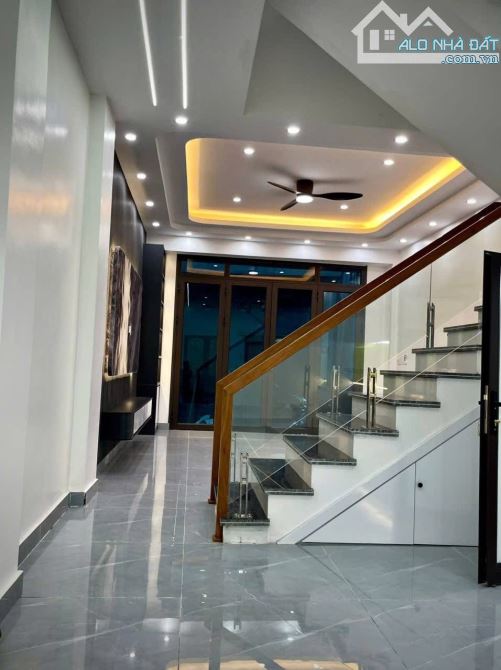 🛖: ban nhà 3 tầng xây mới tai 430 Trần Nguyên Hãn,DT 52,5m, ngõ 2,7m 💸:3,55 tỷ tỷ (dc01)