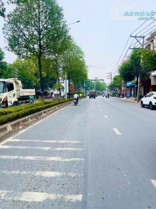 Bán nhà 1 trệt 1 lầu đường xe hơi, gần BigC Tân Hiệp, Biên Hòa, 152m2, giá 3 tỷ 600.
