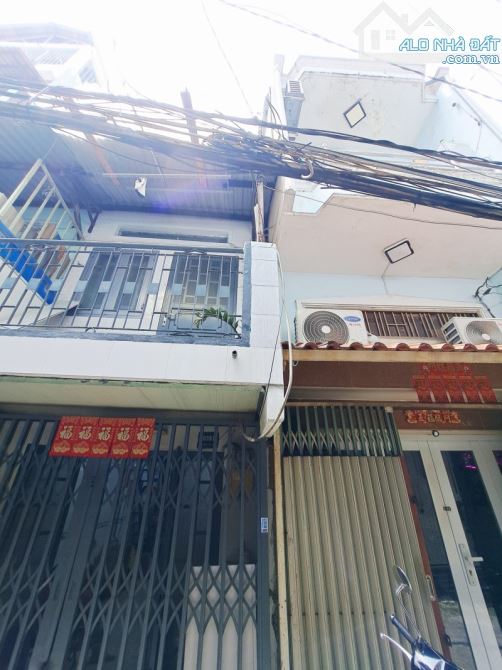 Bán nhà P5 Q11 2ty5. Sổ riêng, 2 tầng, 2pn. Ngay Đầm Sen.