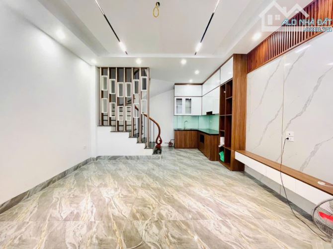 HÓT NHÀ ĐẸP MỚI  5 TẦNG  PHỐ GIANG XÁ  Ô TÔ ĐỖ CỬA GẦN TRẠM CHÔI GIÁ 4,6 TỶ SỔ ĐỎ