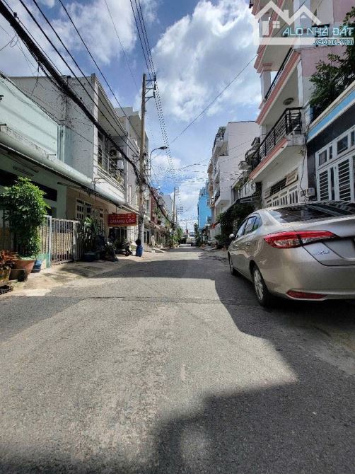Bán nhà 3 tầng Sổ hồng riêng đường HÀ HUY GIÁP, Q12,80,9m²(4,2x20).Hẻm 7m, giá 7,9tỷ
