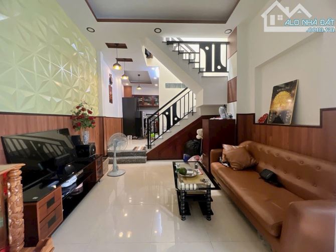 (#5788) - CÁCH MẶT 💵 100m - NHÀ 2 TẦNG TẠI XÓM CHIẾU Q4 - KHU DC HIỆN HỮU