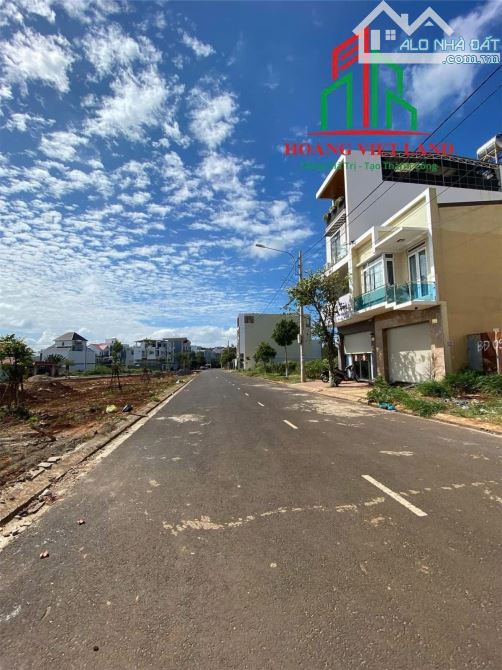 Cho thuê tòa nhà 5 tầng đường Phan Đăng Lưu, Tân An, Đắk Lắk