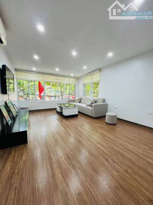 🌟Siêu Hiếm! Tập thể Nghĩa Tân - Cầu Giấy - Tầng 2 - Lô Góc - Sổ To 80m2 3pn chỉ 4,49 tỷ🌟