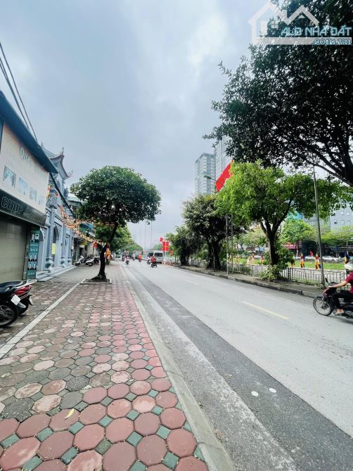 Bán nhà mặt đường Khương Đình 130m2*6T, plo vỉa hè, kinh doanh, vị trí đẹp, giá 47 tỷ