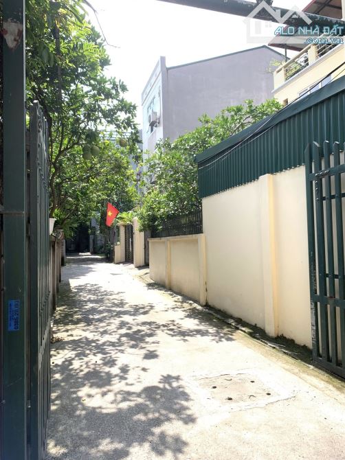 LÔ GÓC, ĐẤT XUÂN LA, CẠNH HV HÀNH CHÍNH, NGÕ CỰC THOÁNG, XÂY TOÀ ĐẸP, 90m MT 5.5m 16 Tỷ