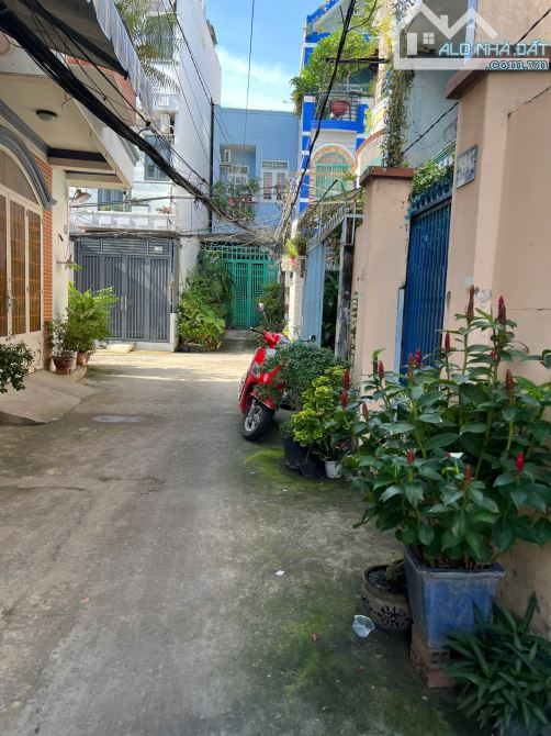 Bán nhà cấp 4 Lưu Hữu Phước, quận 8, 62m2 căn góc chỉ 4.5 tỷ