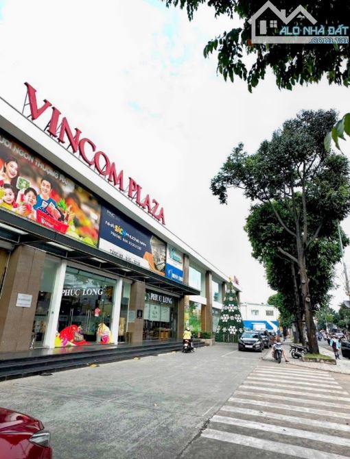 BÁN NHÀ 2 mặt hẻm vuông góc 24m2 chỉ 3 tỷ khu vip p10 GV