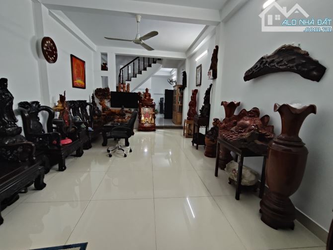 BÁN NHÀ BỜ BAO TÂN THẮNG hẻm 4m- 67M2- (4.2❌️16)m- 3 Tầng - NHỈNH 5 TỶ