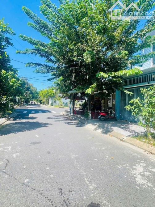 Cần bán Lô đất 100m2 3.7 tỷ đường Bầu Cầu 27 gần hồ điều tiết mát mẻ, phường Hòa Xuân