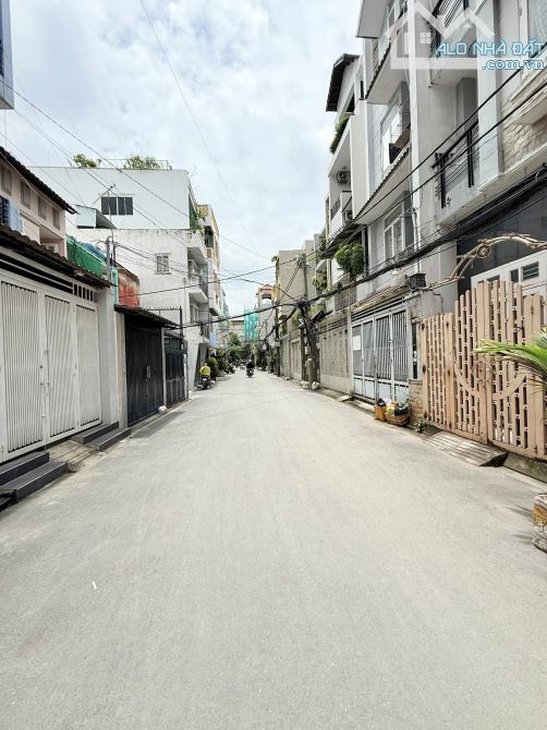 BÁN NHÀ MẶT TIỀN HẺM 8M NGUYỄN TRỌNG TUYỂN - NGUYỄN VĂN TRỖI - DT:90M2 - 3 TẦNG - CHỈ 14 T