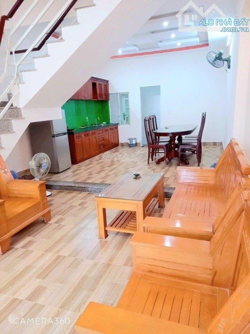 BÁN NHÀ 1 TRỆT 2 LẦU HẺM Ô TÔ LẠC LONG QUÂN, ĐÃ HOÀN CÔNG