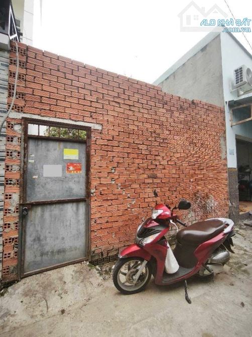 Bán lô đất trống 92m2 tại Quận 12, giáp Gò Vấp, chỉ 4,5 tỷ.