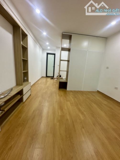 Bán căn hộ tập thể Đại Học Sư Phạm, Trần Quốc Hoàn, Cầu Giấy 80m, 3 ngủ, 3.95 tỷ. Full Đồ.