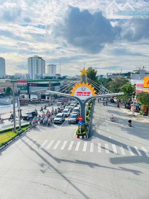 Bán 1000m2 mặt tiền Đồng Khởi ,Ngay Gần Đài truyền hình Đồng Nai ,Đại học Đồng N